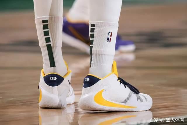 范布隆克霍斯特被贝西克塔斯解雇，上任仅半年