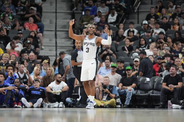 阿伦25+20骑士负热火 步行者大胜送活塞4连败